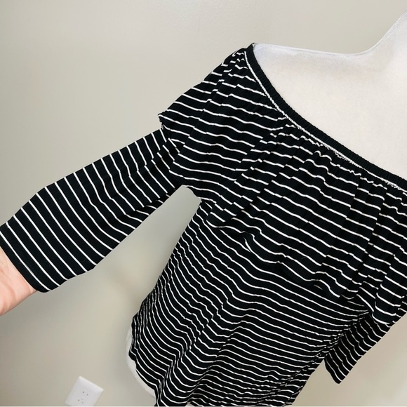 AMERICAN EAGLE Black White Striped Off Shoulder Ruffled 3/4 Sleeve Top - MEDIUM - Picture 2 of 9